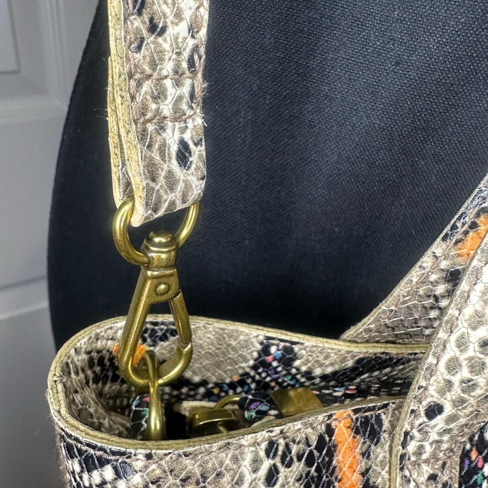 Madewell Crossbody - Picture 3 of 6